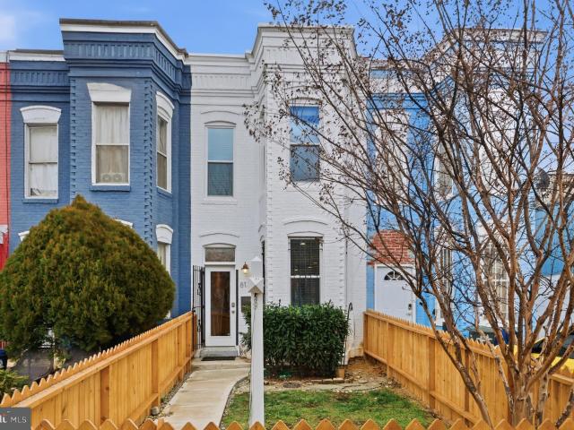 813 12th St NE, Washington, DC 20002 | MLS #DCDC2235