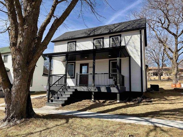 813 15th St, Wisner, NE 68791