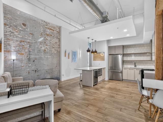 813 Broadway Street