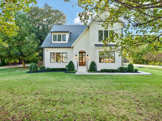 813 Hillsboro Rd