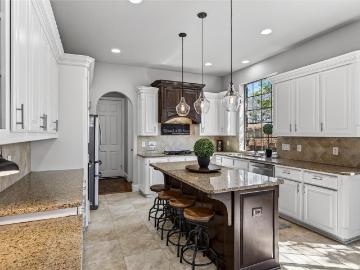 813 Moss Cliff Circle