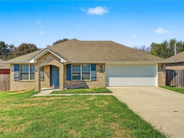 813 Saddlebrook St, Gentry, AR 72734