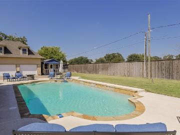 813 Shady Creek Drive