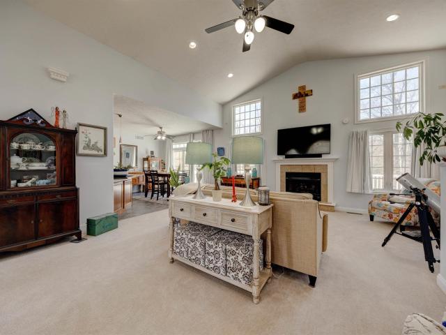 813 W Rudolph Lane