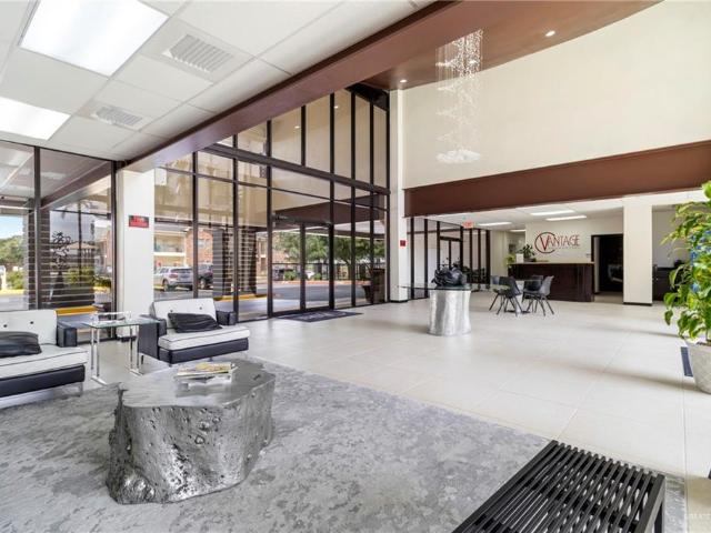 813 Travis Street 315
