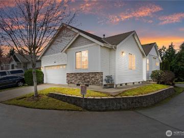 814 10th St SE, Puyallup, WA 98372 | MLS #2522