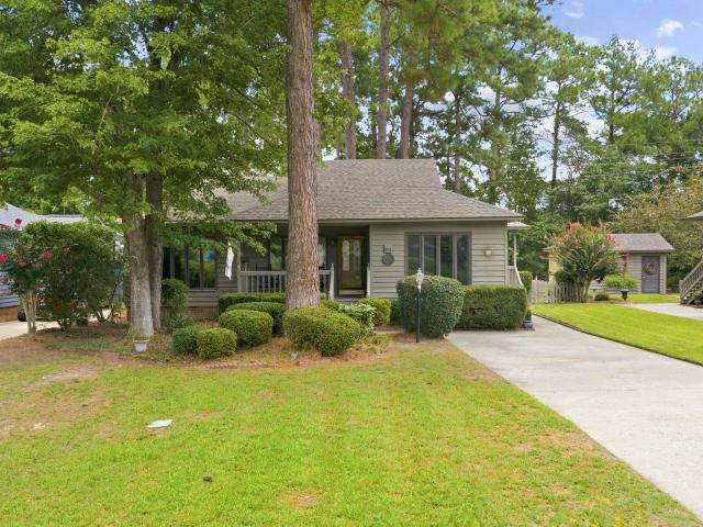 814 Colony Dr