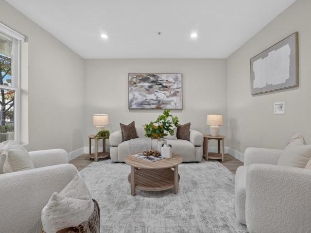 814 Altaire Walk