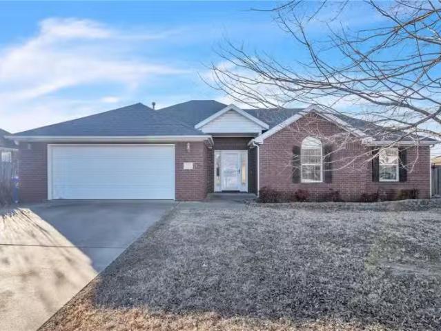 814 IRELAN ST, LOWELL, AR 72745