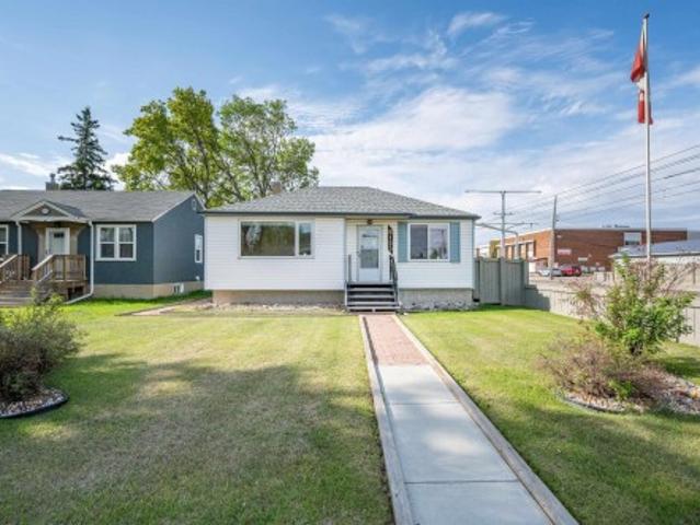 8155 79 Avenue, Edmonton, AB, T6C 0P9 house for sale | Listing ID E4482 | Royal LePage