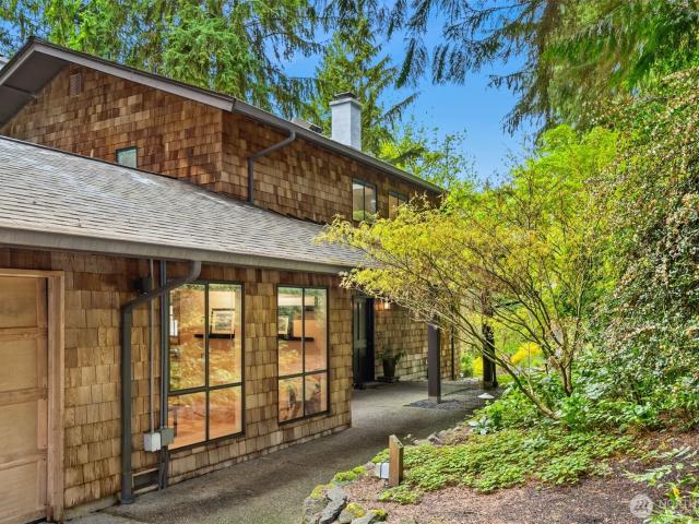 8151 NE Hidden Cove Road