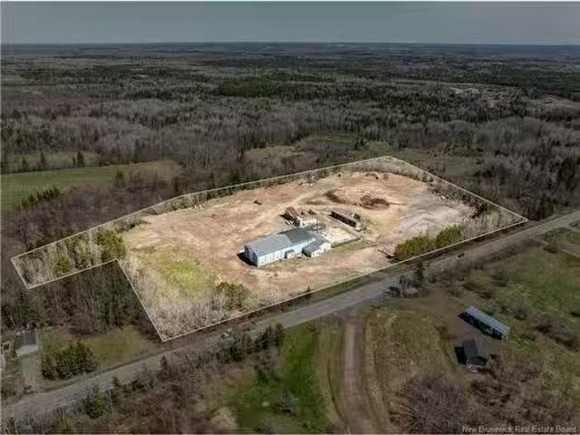 815 Gorge Rd, Moncton, NB, E1G 3H6 commercial for rent or fo.