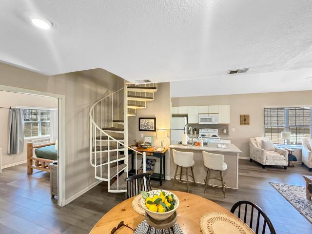 815 Holiday Ridge 1 9