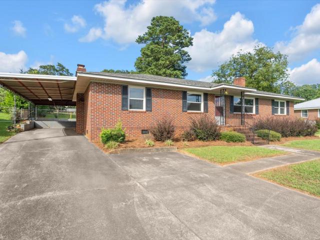 815 Hillcrest Drive