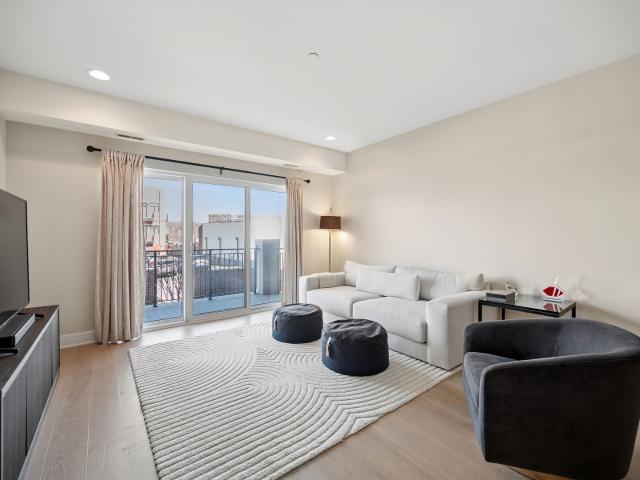 815 Laurel Avenue # 203