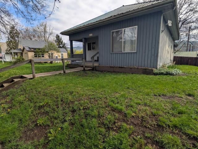 815 Maple Street