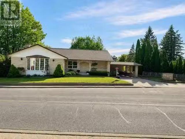 815 Muskoka Road N, Gravenhurst Muskoka S, ON, P1P 1C2 h.