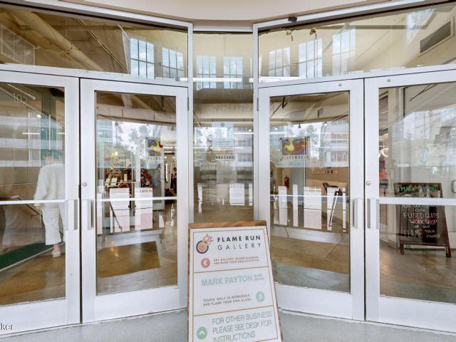 815 W Market St 711