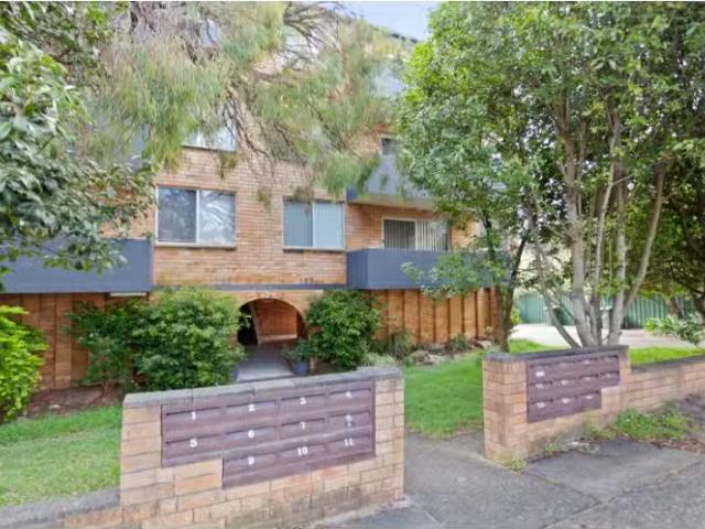 8/165 Willarong Road, CARINGBAH House for rent Listed by Nick.