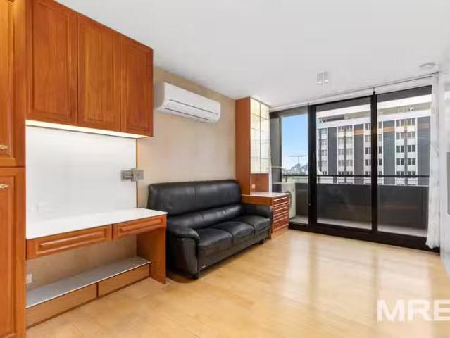 816/74 Queens Road, Melbourne, VIC 3004