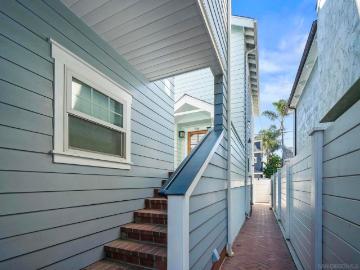 House for sale in 92118 - Deck, Parking