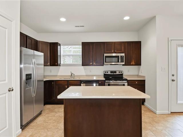 816 Stacey PL