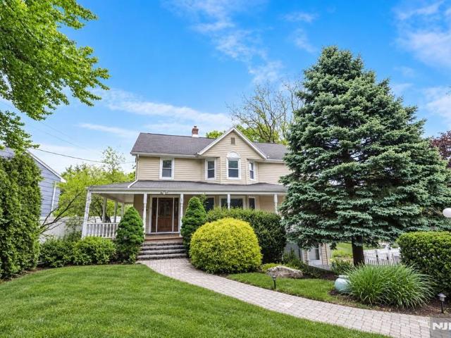 816 Pascack Road, Paramus, US, NJ