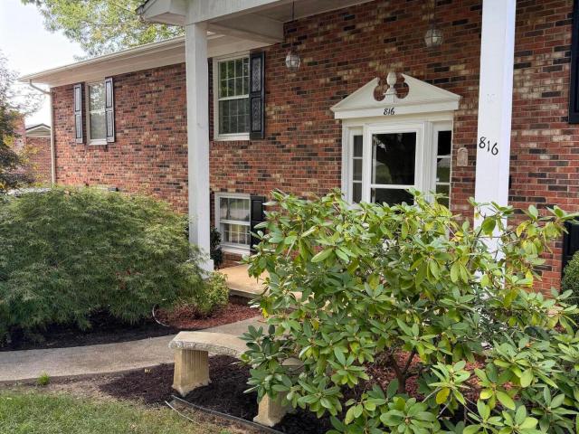 816 Wedgewood Road