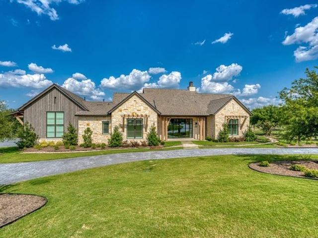 816 Trails Pkwy, Horseshoe Bay, TX 78657