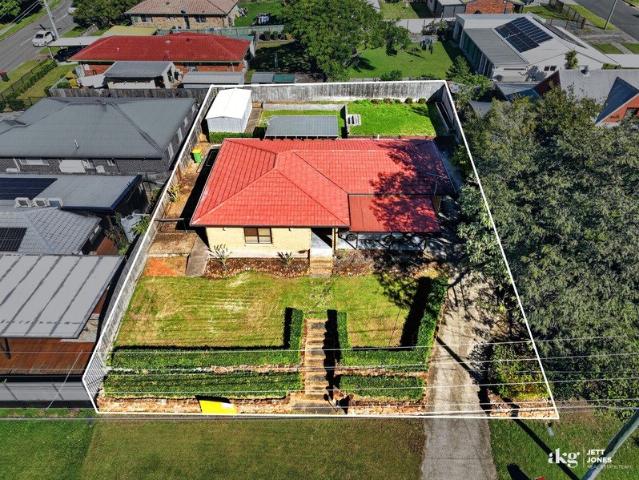 816sqm of Family Friendly Living with Side Access
