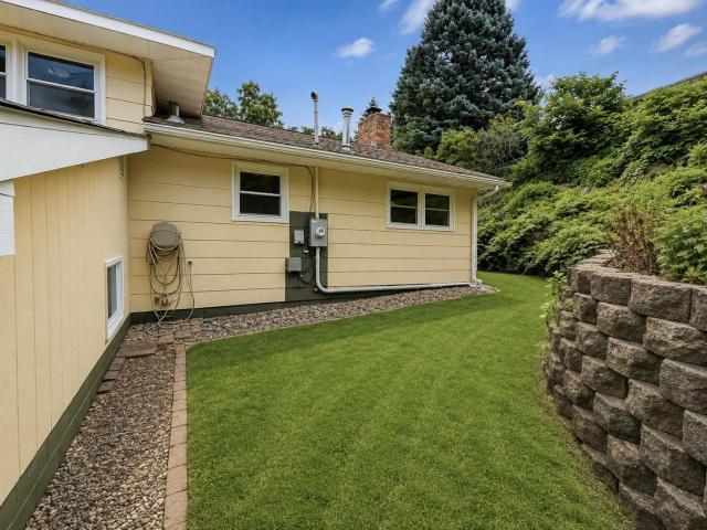 817 Clarks Lane