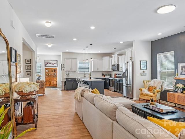 817 Alexander Commons Drive