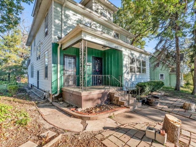 817 Farnam Street