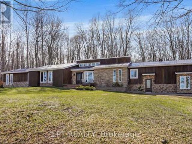 8180 Gibbs Road, East Hawkesbury, ON, K0B 1M0 house for sale | Listing ID X13062 | Royal LePage