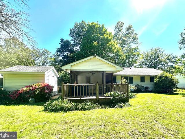 818 Applewood Court