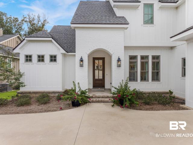 818 Apricot Lane
