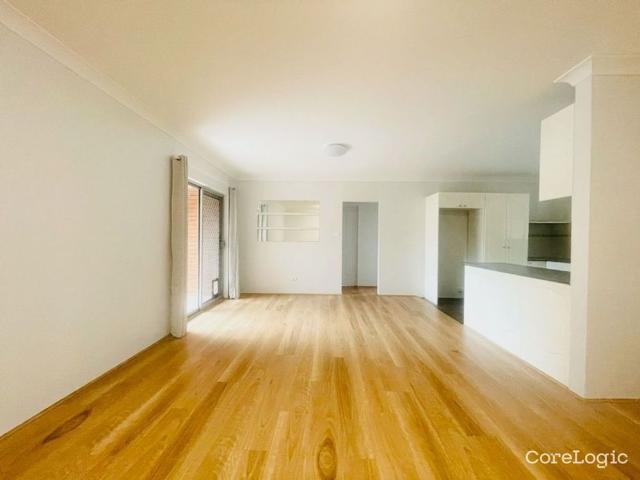 8/18 Byron Street