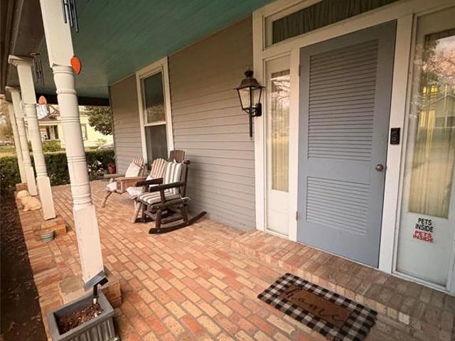 818 E Elm Street