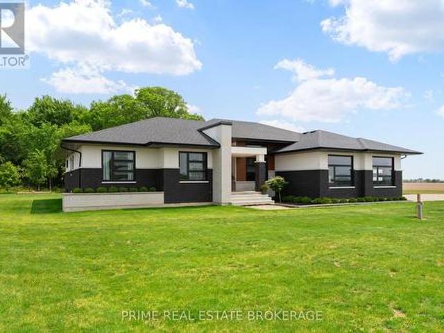 818 Oil Heritage Road, Chatham Kent Dresden, ON, N0P 1M0 house for sale | Listing ID X13071 | Royal LePage