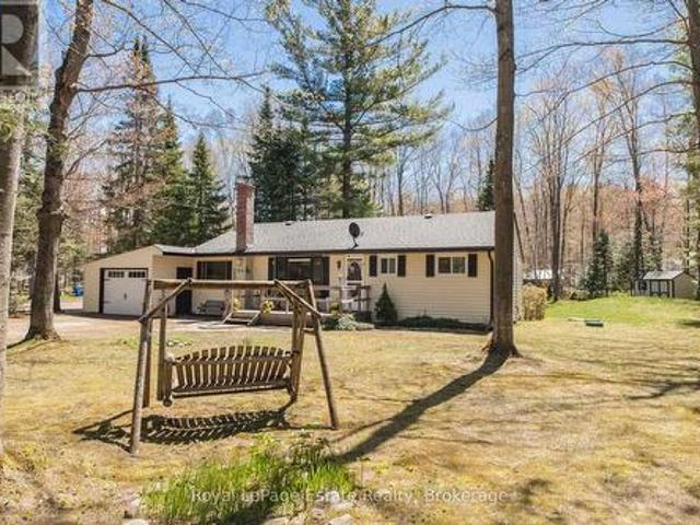 818 Sixth Street N, South Bruce Peninsula, ON, N0H 2G0 house for sale | Listing ID X13740 | Royal LePage