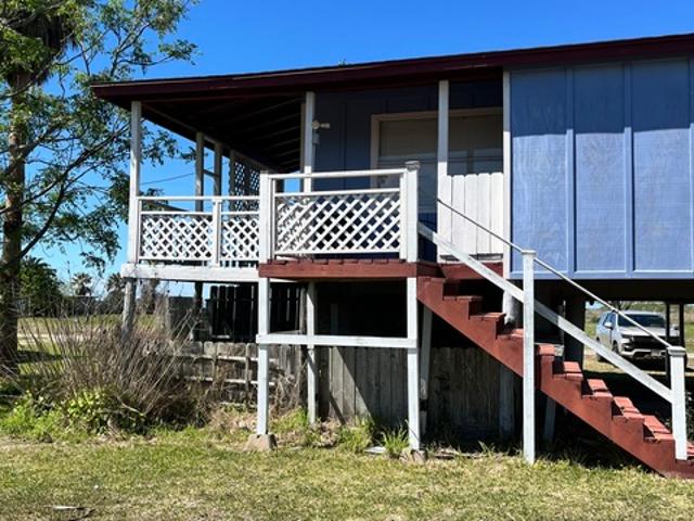 818 Swan Point Lagoon