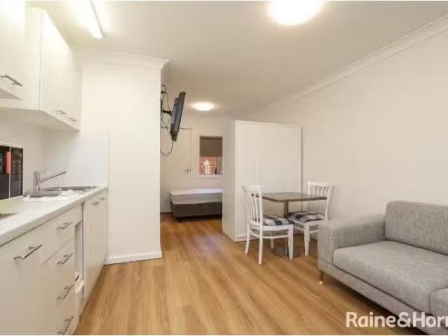 8/197a Browning, BATHURST Apartment for rent Listed by Rental.