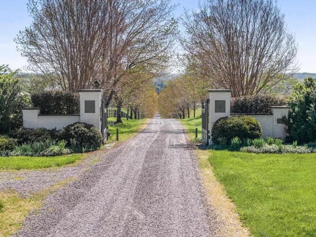8199 scottland farm dr