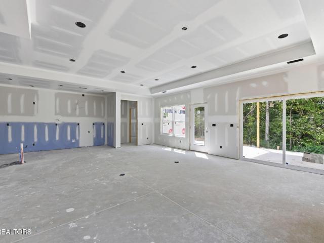 819 Greenhead Lane
