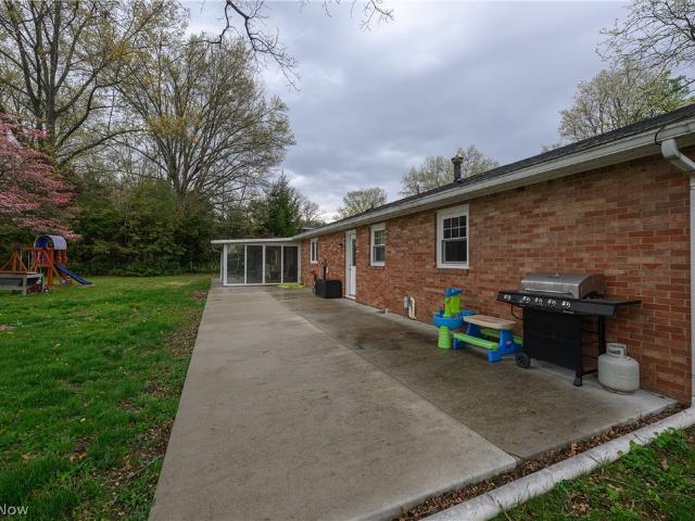 819 E 5th Street