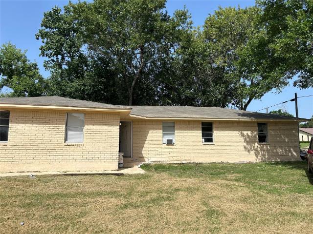 819 E Guadalupe St, La Grange, TX 78945 | MLS #2431