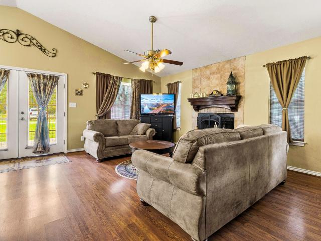 819 Hidden Oaks Drive