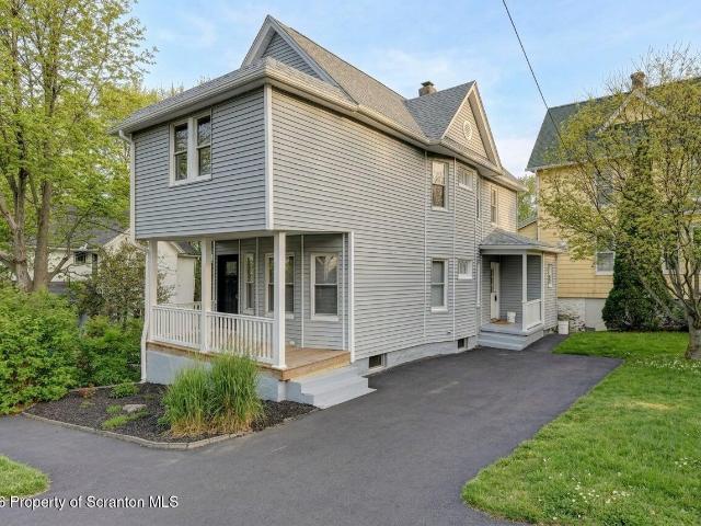 819 Poplar St, Dunmore, PA 18509 | MLS #SC260394