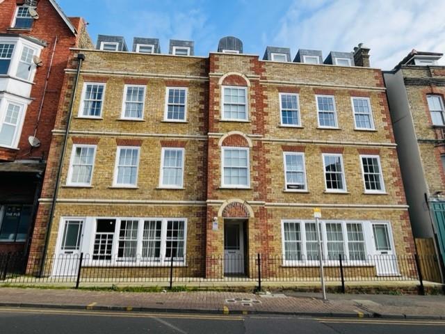81 85 High Street, Ramsgate CT11 2 bed apartment to rent £1,000 pcm £231 pw