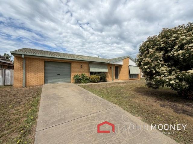 81 Truscott Drive, Ashmont, NSW, 2650